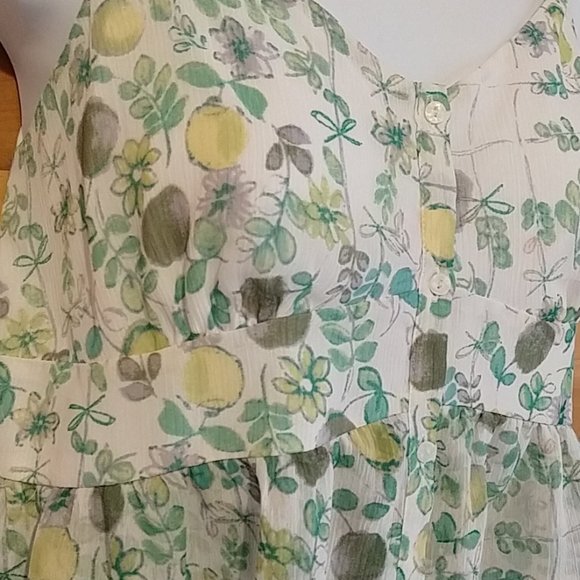 💥5for$20💥Lauren Conrad strappy sheer print top - Picture 2 of 3